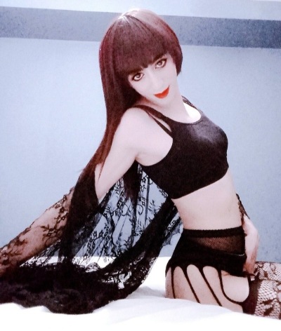 Транссексуалка Лея